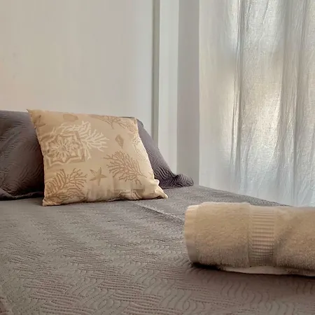 Bristol Lake Two Bedrooms *