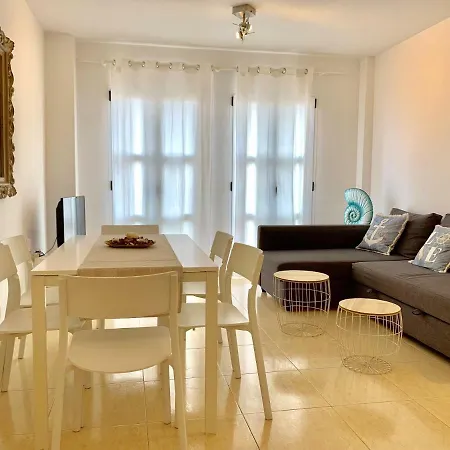 Bristol Lake Two Bedrooms Apartment *