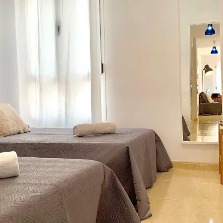 Bristol Lake Two Bedrooms Apartment *