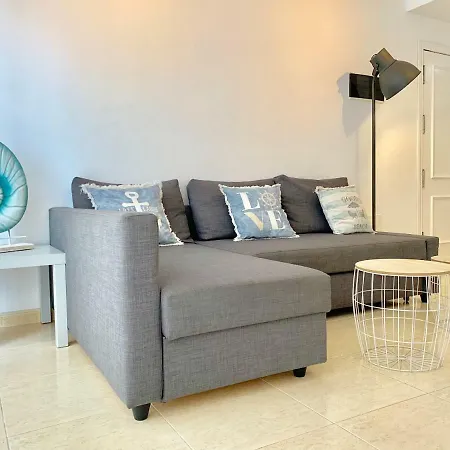 Bristol Lake Two Bedrooms *